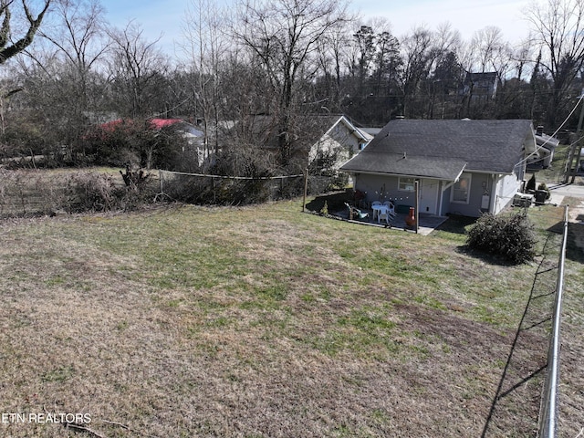 view of yard featuring a patio