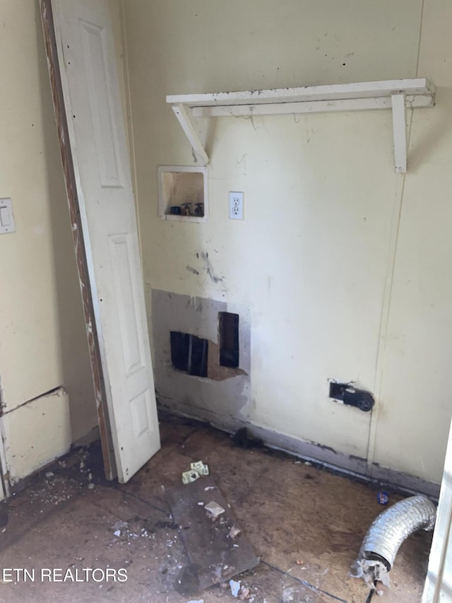 4589 Mount Carmel Rd, Camden, TN 38320 - clothes washing area featuring laundry area