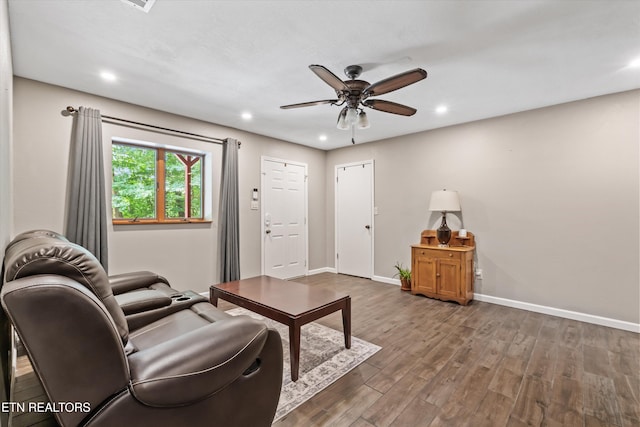 1731 Vonore Rd, Loudon, TN 37774 - living area featuring ceiling fan, baseboards, recessed lighting, and wood finished floors