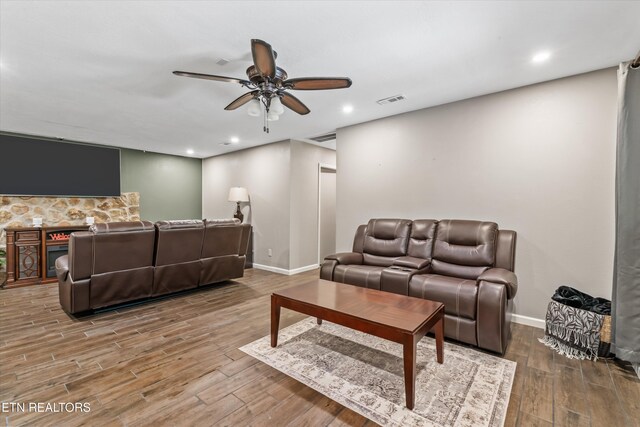 1731 Vonore Rd, Loudon, TN 37774 - living room featuring a ceiling fan, wood finished floors, baseboards, and recessed lighting