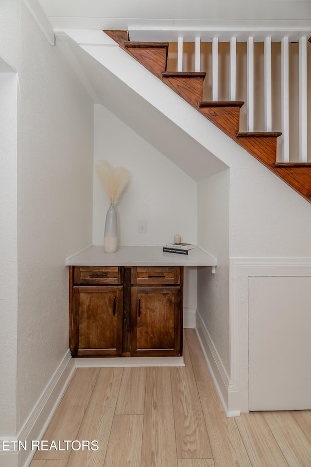 interior details with hardwood / wood-style floors