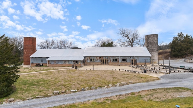 view of front of home with a front lawn