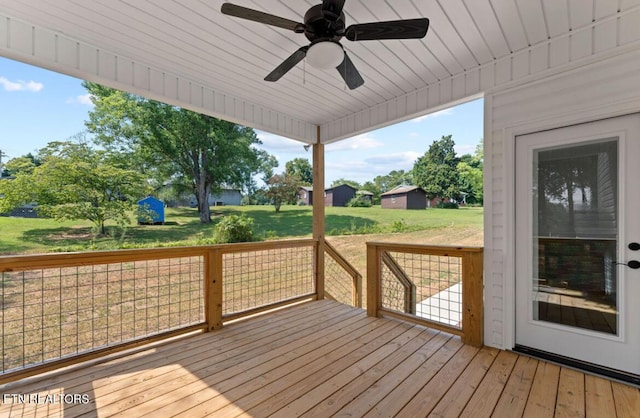 295 Caulderwood Ln, Lenoir City, TN 37771 - deck featuring a yard and a ceiling fan