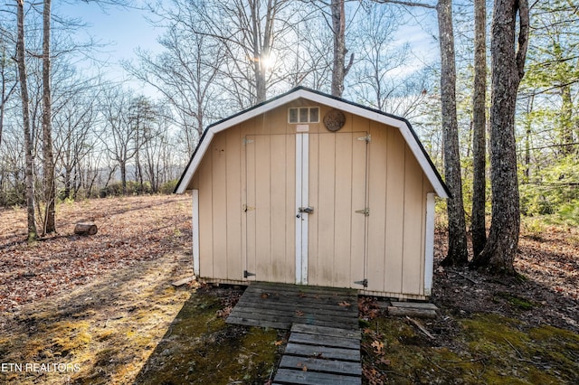 view of outbuilding