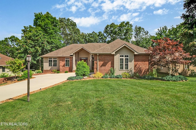 124 Lynhurst Dr, Crossville, TN 38558 - photo 1