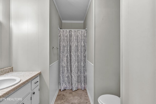 full bathroom featuring vanity and toilet