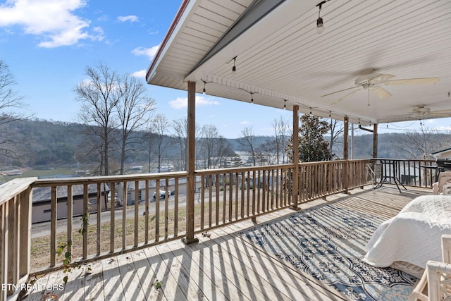 deck with ceiling fan