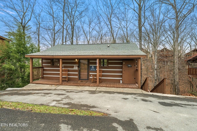 view of front of house featuring a porch