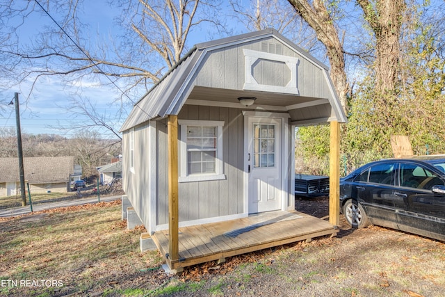 view of outbuilding