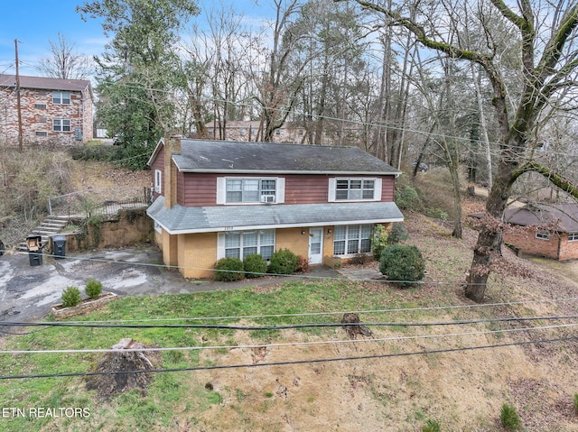 view of front of house with a front yard