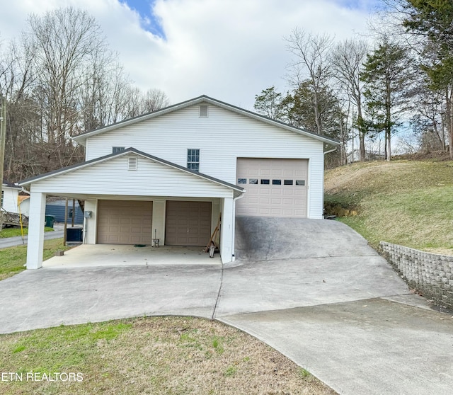 1017 Old Knoxville Hwy, Sevierville, TN 37862 - view of front of property featuring a garage