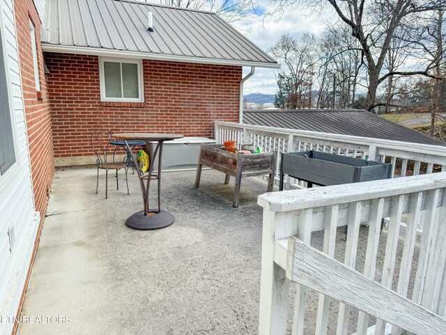 1017 Old Knoxville Hwy, Sevierville, TN 37862 - wooden deck featuring a patio