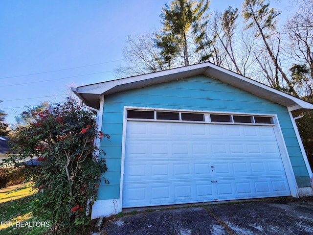 view of detached garage