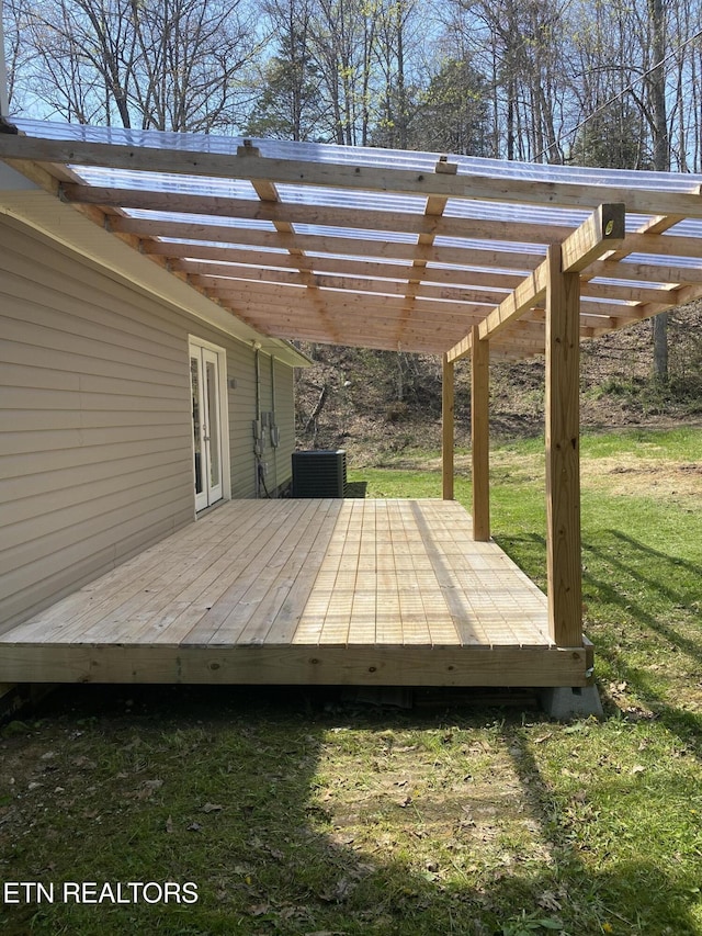 6716 War Creek Rd, Thorn Hill, TN 37881 - wooden deck featuring a pergola and a yard