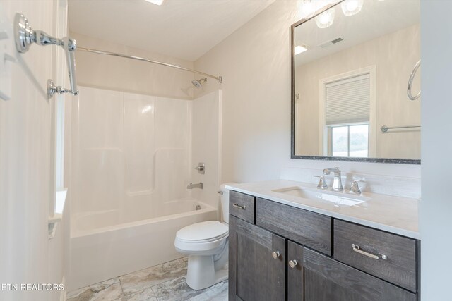 282 Chimney Rock Dr, Lenoir City, TN 37771 - bathroom featuring visible vents, toilet, vanity, and washtub / shower combination