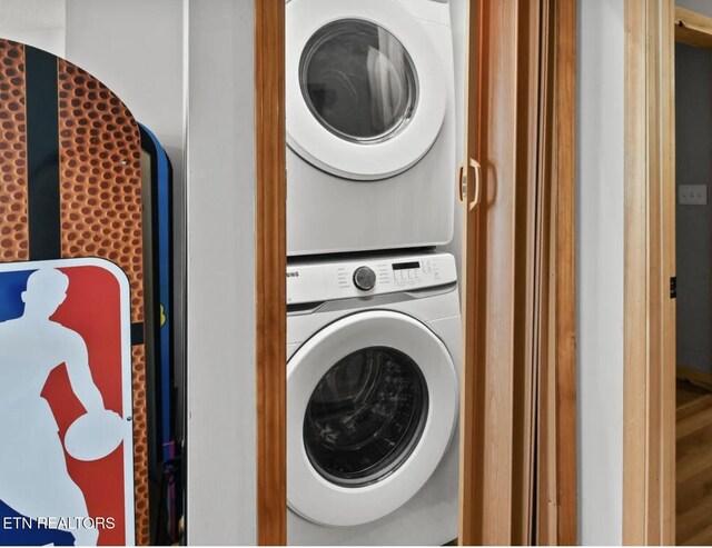 3809 Ravens Den Way, Sevierville, TN 37862 - laundry area featuring stacked washer and clothes dryer