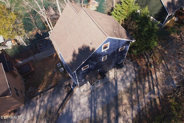 143 N Bridge Ln, Lafollette, TN 37766