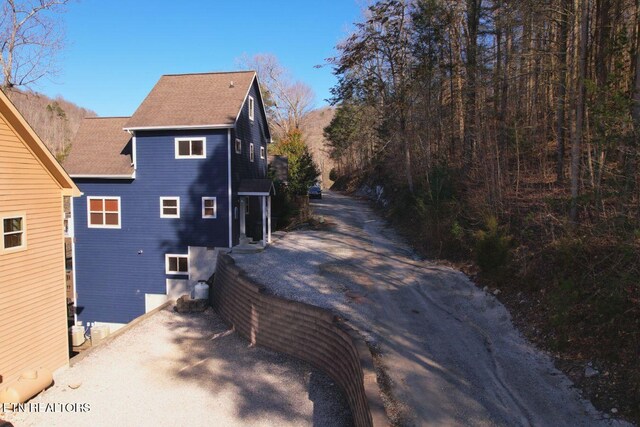 143 N Bridge Ln, Lafollette, TN 37766