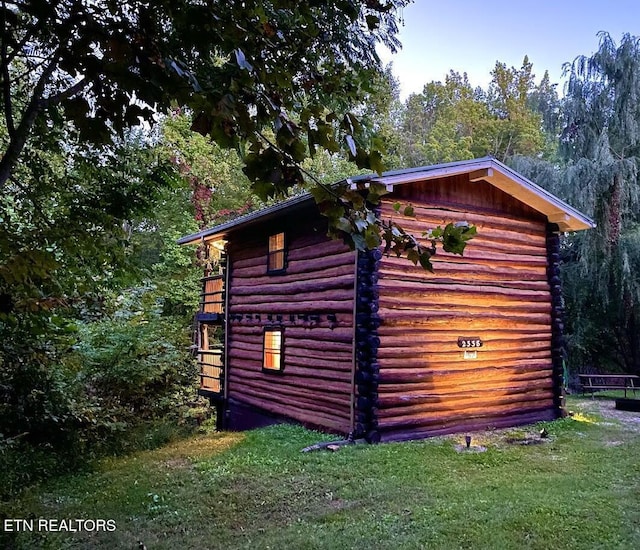 view of outbuilding