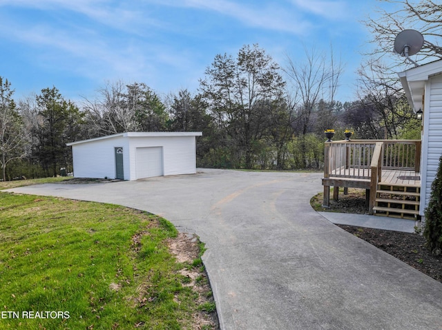 detached garage with driveway