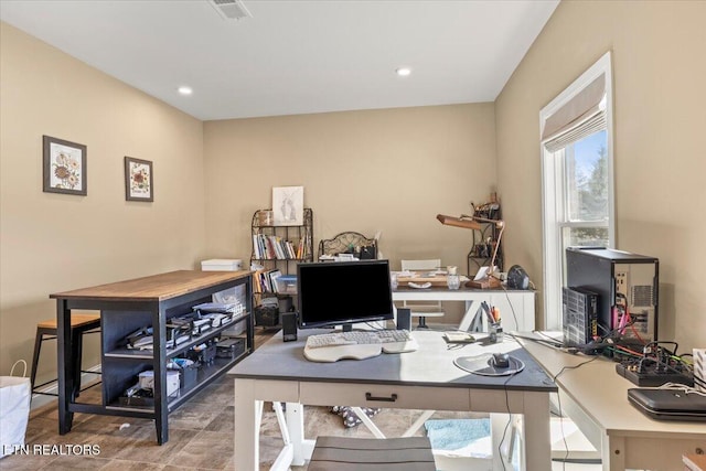 846 Quietlands Dr, Maryville, TN 37801 - home office featuring recessed lighting