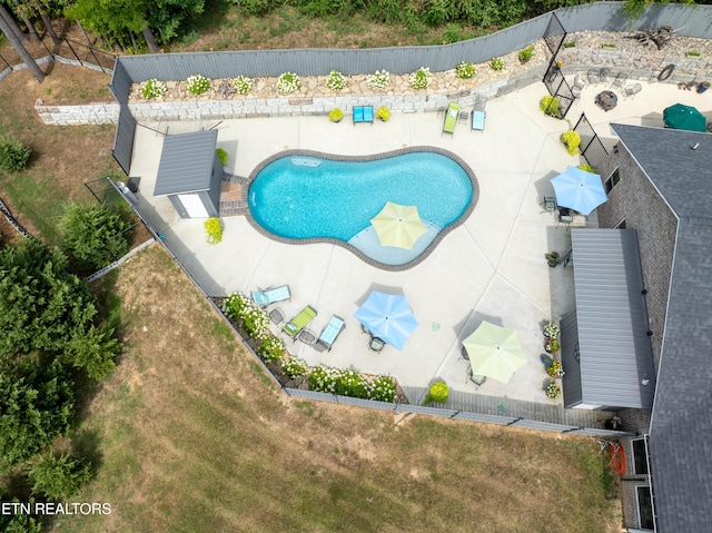 846 Quietlands Dr, Maryville, TN 37801 - aerial view of a pool