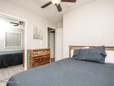 bedroom featuring a ceiling fan