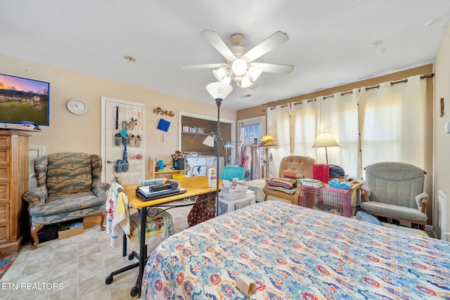 bedroom featuring a ceiling fan