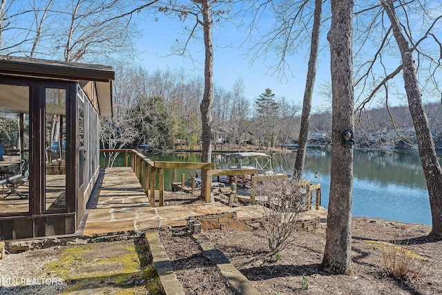 view of yard featuring a water view