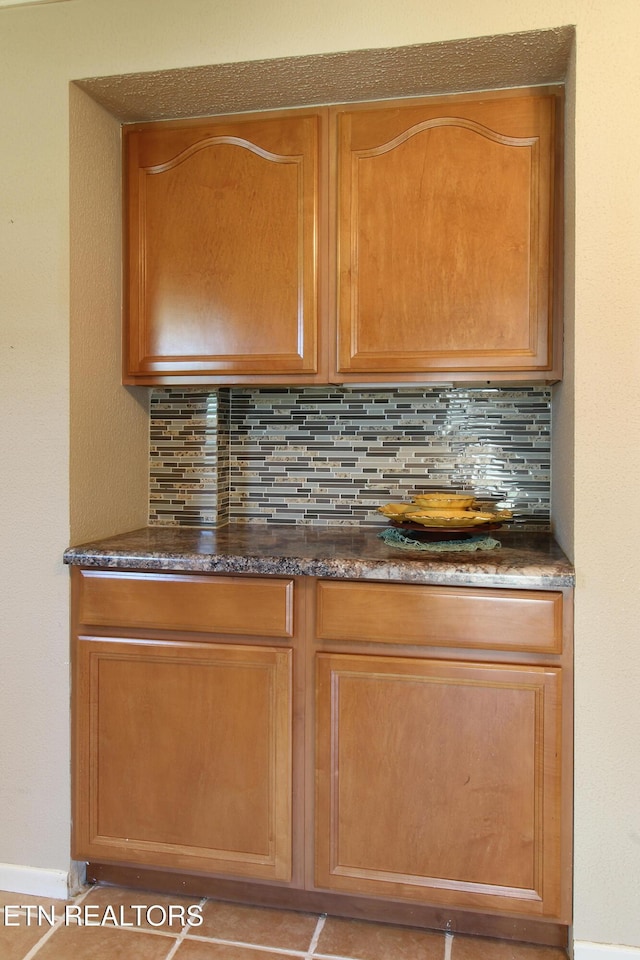 room details with tasteful backsplash