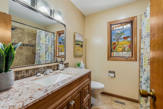 full bathroom featuring visible vents, backsplash, toilet, vanity, and baseboards