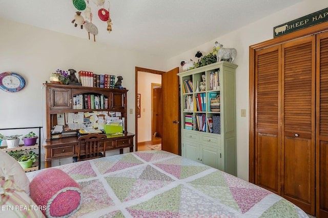 bedroom featuring a closet