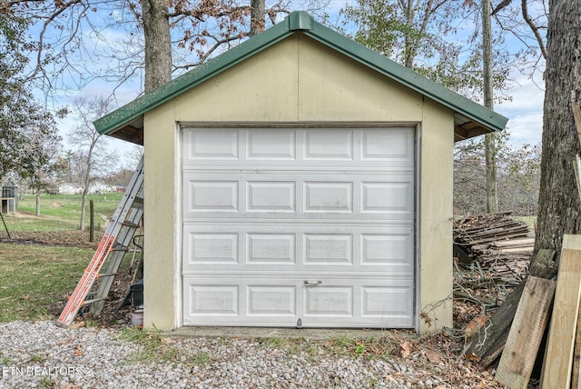 view of detached garage