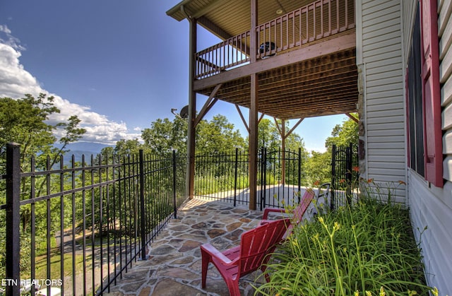 954 Pawnee Ct, Sevierville, TN 37876 - view of patio with a deck