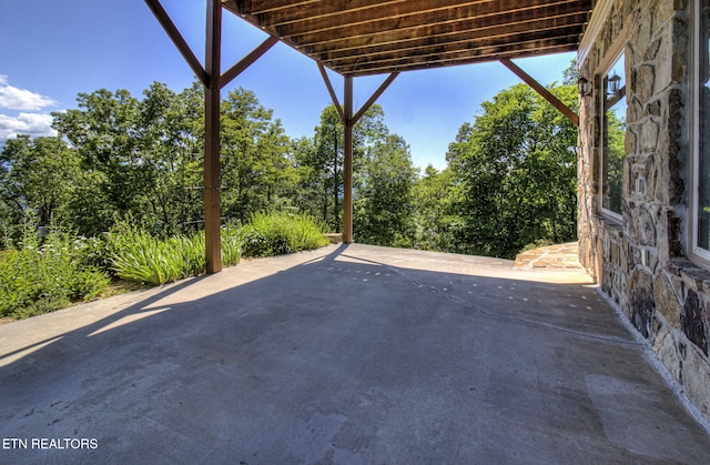 954 Pawnee Ct, Sevierville, TN 37876 - view of patio / terrace