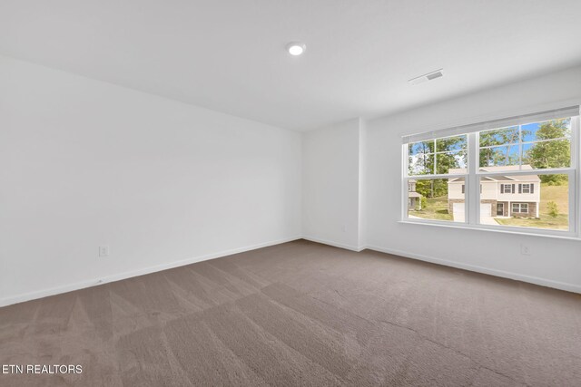 943 Utopia Ln, Knoxville, TN 37932 - carpeted empty room with baseboards