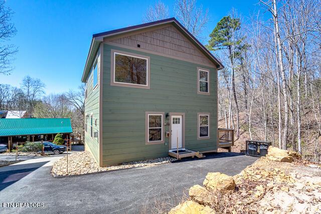 exterior space featuring driveway