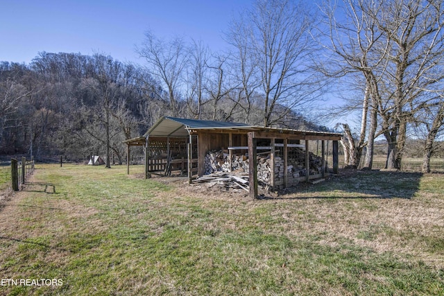 view of outdoor structure featuring an outdoor structure