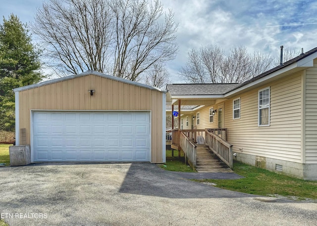 view of detached garage
