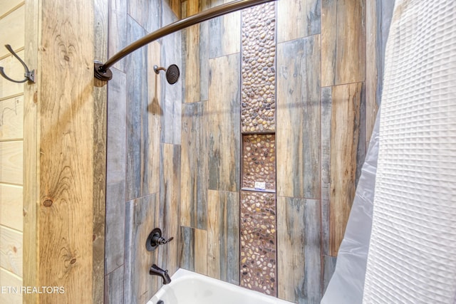 full bathroom with shower / tub combination