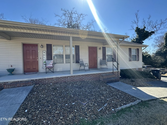 view of front of house with covered porch