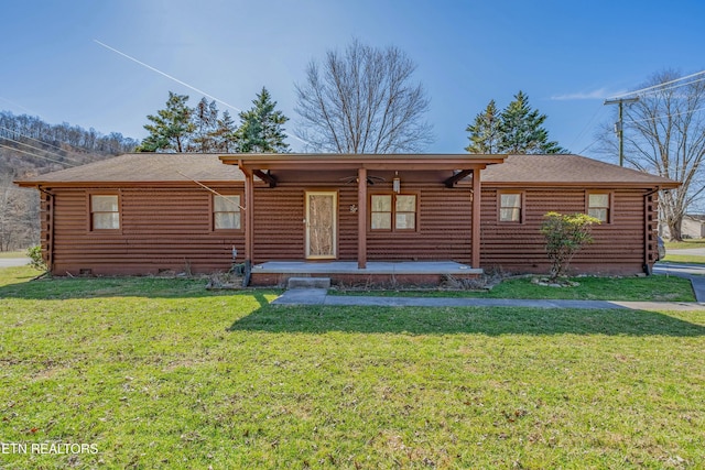 log cabin with a front lawn, crawl space, log siding, and a ceiling fan