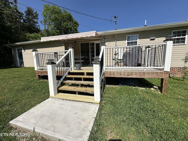 362 Valley View Rd, Lafollette, TN 37766 - rear view of property with a yard and a deck