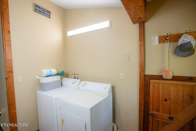 1435 Old Chisholm Trl, Dandridge, TN 37725 - laundry area featuring washer and dryer