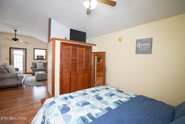 1435 Old Chisholm Trl, Dandridge, TN 37725 - bedroom featuring wood finished floors, lofted ceiling, a closet, and ceiling fan