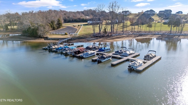 view of water feature with a floating dock