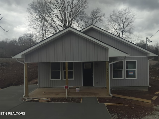 view of front of property with a porch