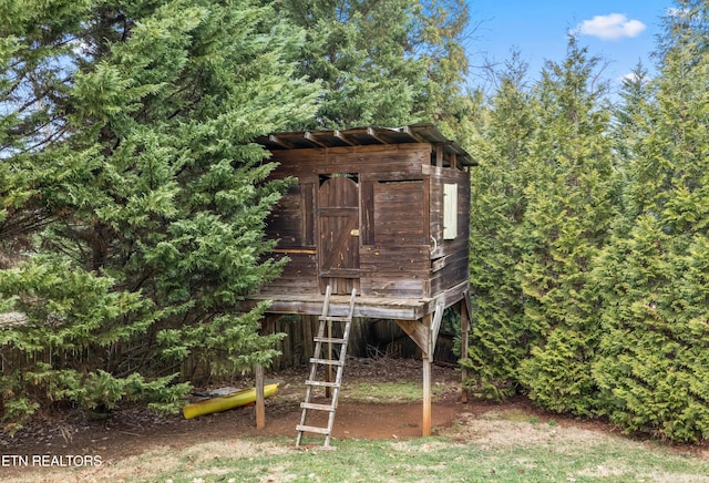 view of outdoor structure with an outdoor structure