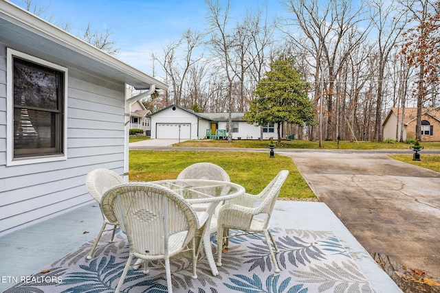 view of patio / terrace with outdoor dining space