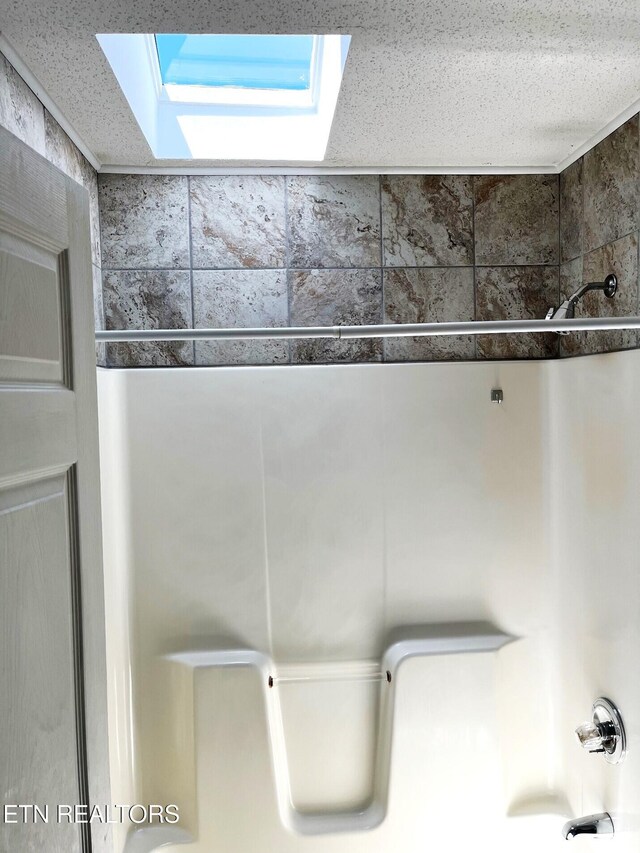 2442 Chastity Way, Knoxville, TN 37909 - full bathroom with a skylight